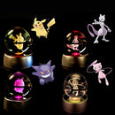 Luminária Pokébola 3D CristalLuz — A Esfera de Vidro que Acende com o Personagem Dentro