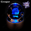 Luminária Pokébola 3D CristalLuz — A Esfera de Vidro que Acende com o Personagem Dentro
