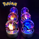 Luminária Pokébola 3D CristalLuz — A Esfera de Vidro que Acende com o Personagem Dentro